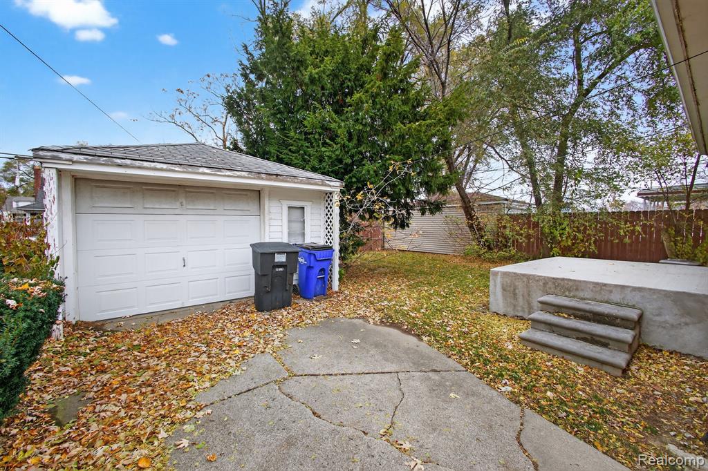 11413 Rutland Street Detroit, MI 48227 - Photo 26 of 31