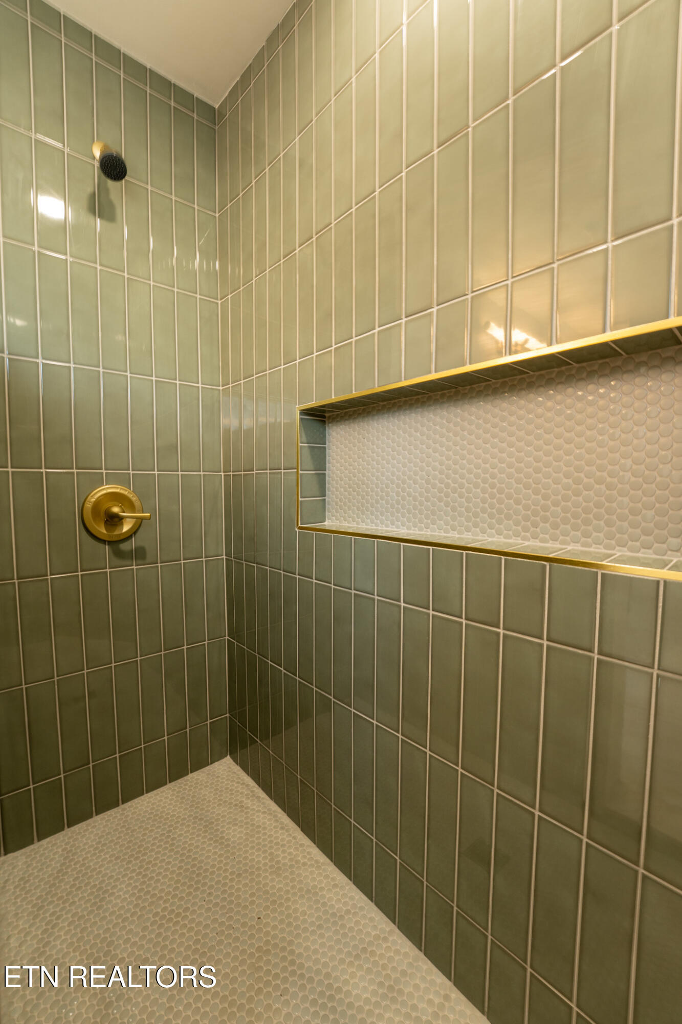 127 Tabor Road Oak Ridge, TN 37830 - Photo 16 of 33 127 Tabor Road -18