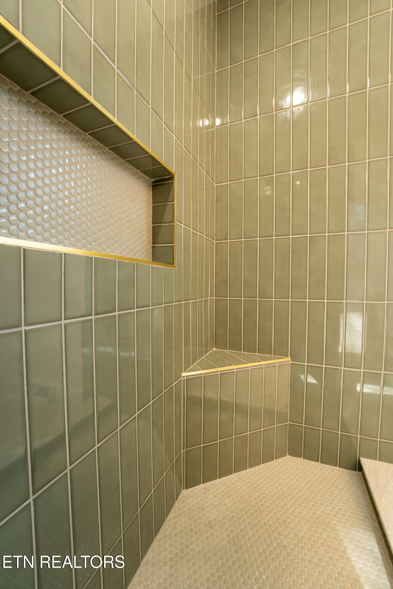 127 Tabor Road Oak Ridge, TN 37830 - Photo 17 of 33 127 Tabor Road -19