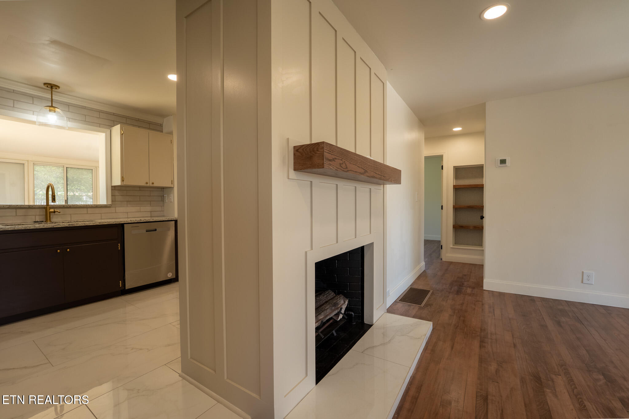 127 Tabor Road Oak Ridge, TN 37830 - Photo 18 of 33 127 Tabor Road -23