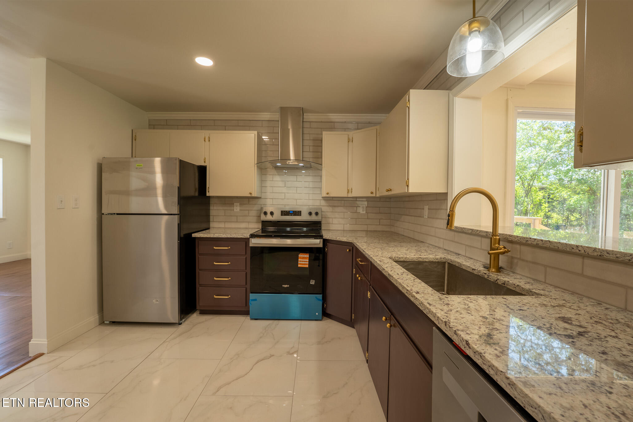 127 Tabor Road Oak Ridge, TN 37830 - Photo 20 of 33 127 Tabor Road -25