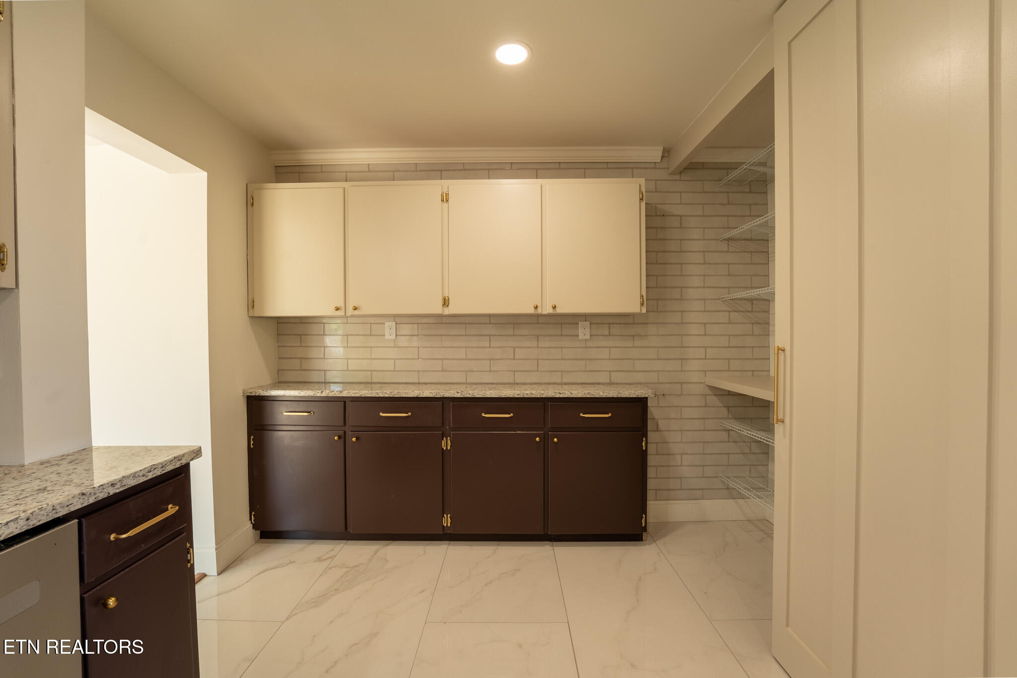 127 Tabor Road Oak Ridge, TN 37830 - Photo 21 of 33 127 Tabor Road -27