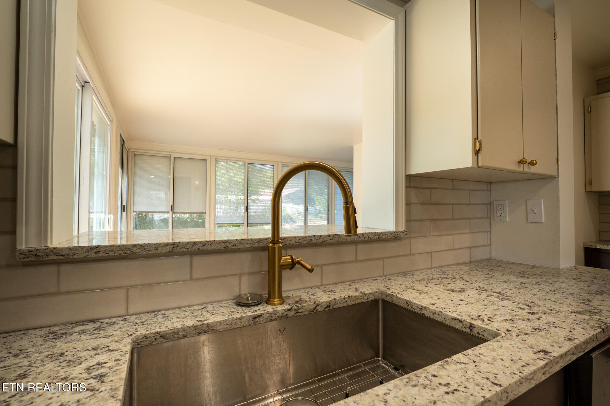 127 Tabor Road Oak Ridge, TN 37830 - Photo 23 of 33 127 Tabor Road -29