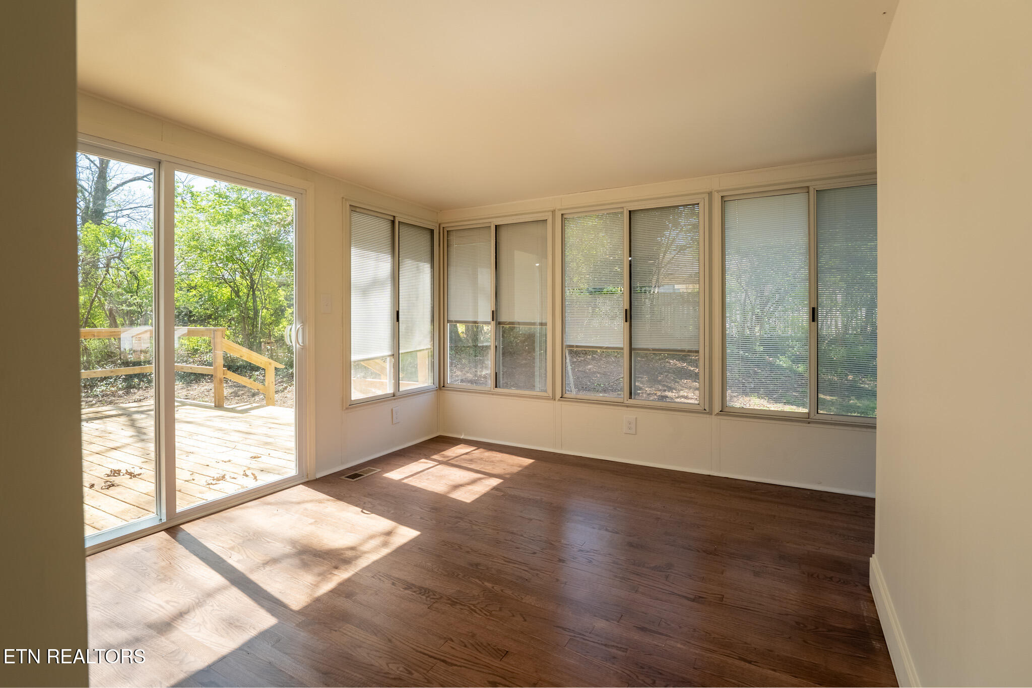 127 Tabor Road Oak Ridge, TN 37830 - Photo 25 of 33 127 Tabor Road -31