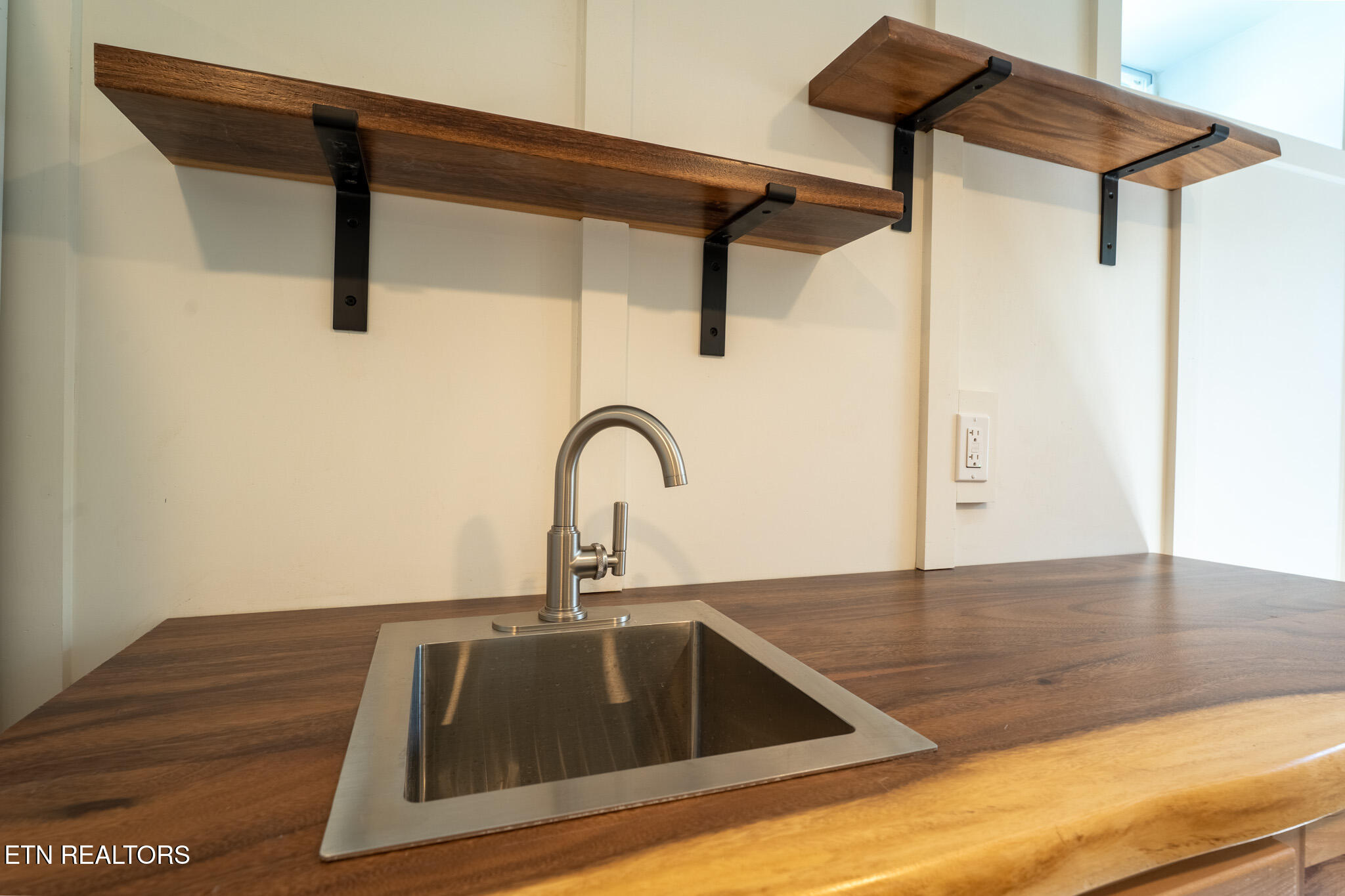 127 Tabor Road Oak Ridge, TN 37830 - Photo 31 of 33 127 Tabor Road -37