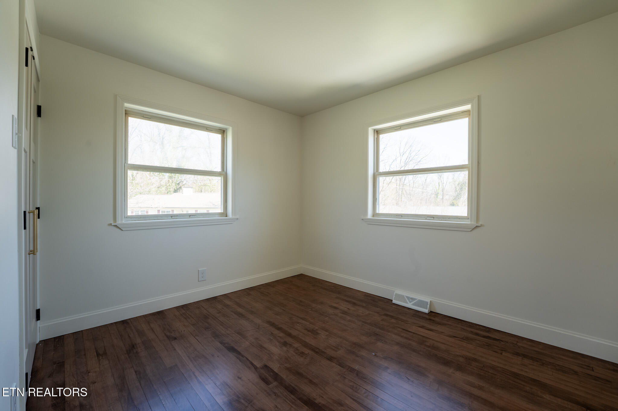 127 Tabor Road Oak Ridge, TN 37830 - Photo 10 of 33 127 Tabor Road -10