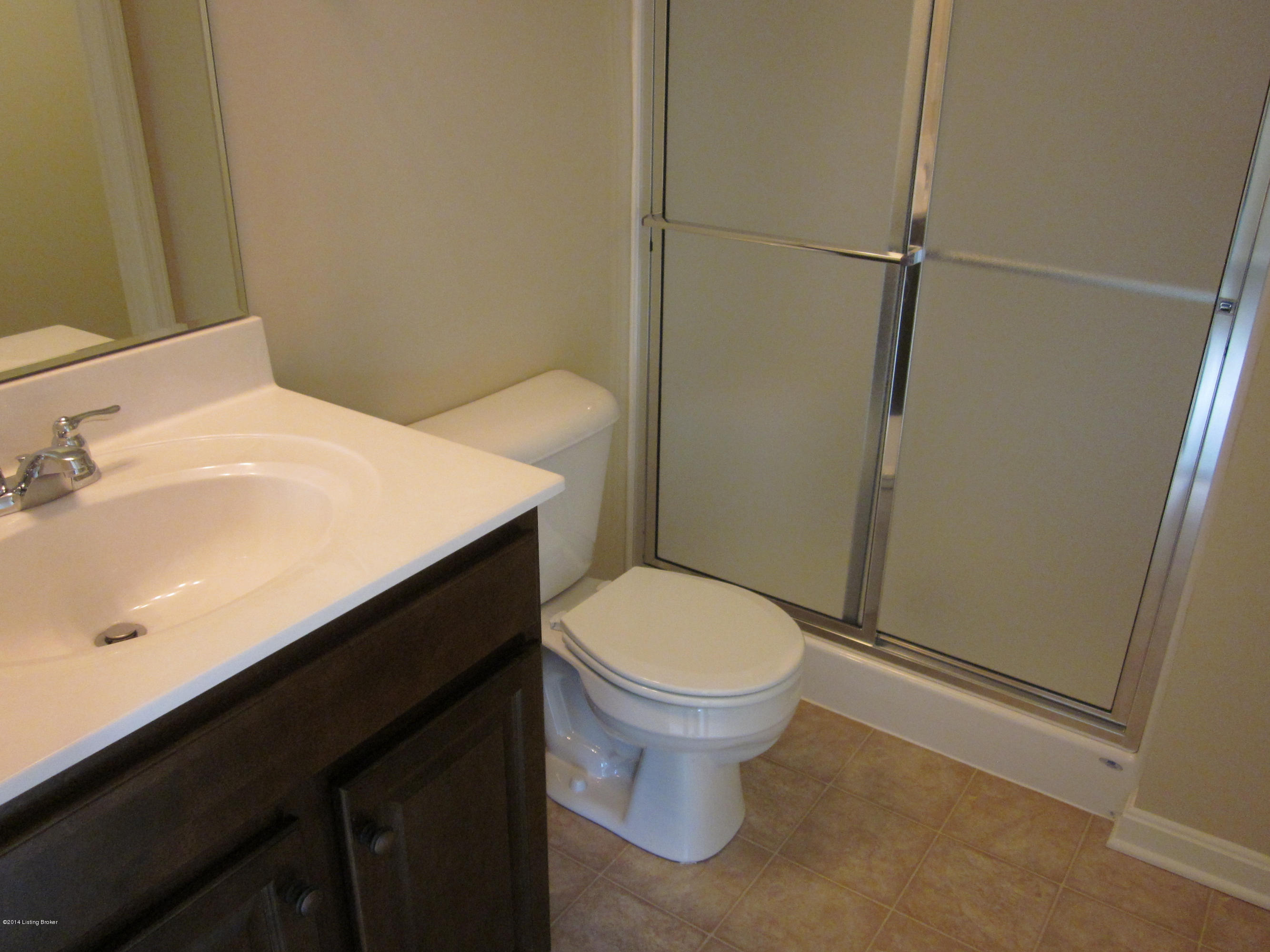 6450 Renate Road Louisville, KY 40291 - Photo 8 of 13 6450-6458 Renate Rd-3-1-14 026