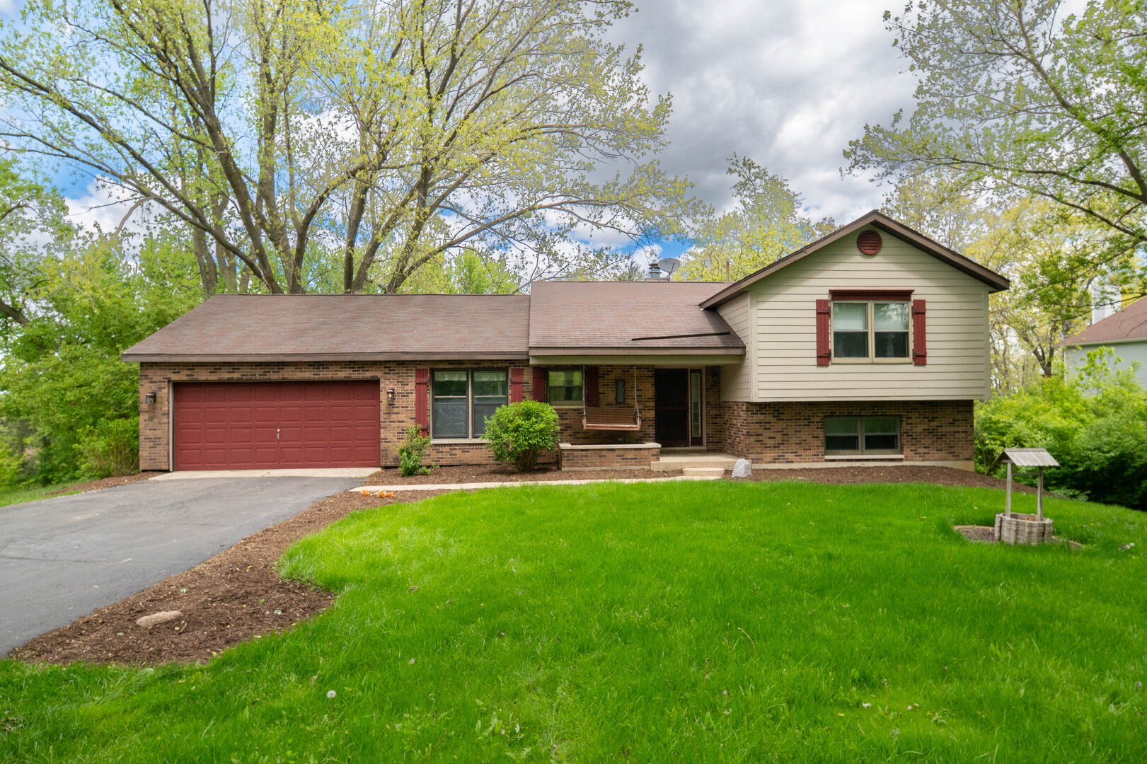 3516 Kings Lair Drive Spring Grove, IL 60081 - Photo 1 of 24