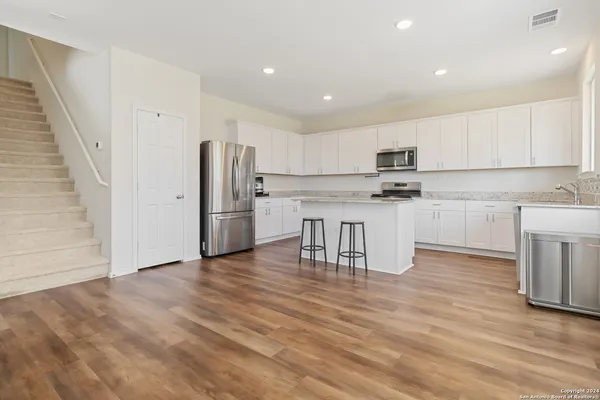 $2,250 | 13123 Sendero Roble, San Antonio, TX 78253