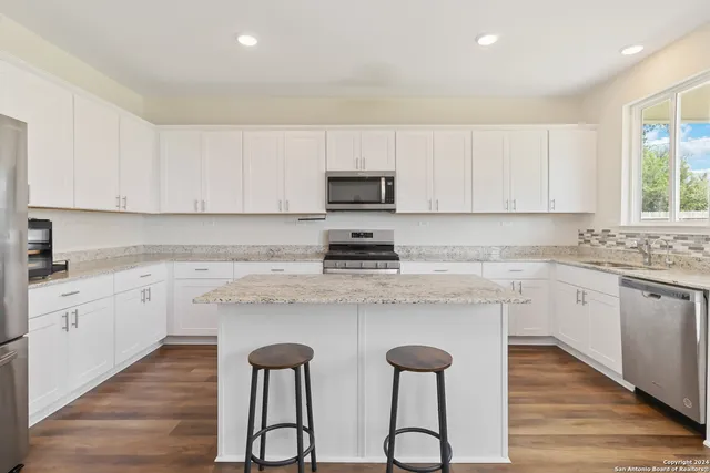 $2,250 | 13123 Sendero Roble, San Antonio, TX 78253