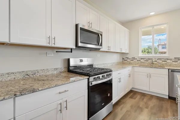 $2,250 | 13123 Sendero Roble, San Antonio, TX 78253