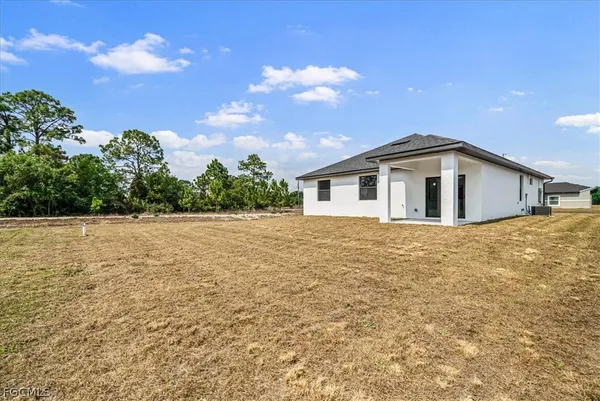 $1,900 | 3813 25th Street Southwest, Lehigh Acres, FL 33976