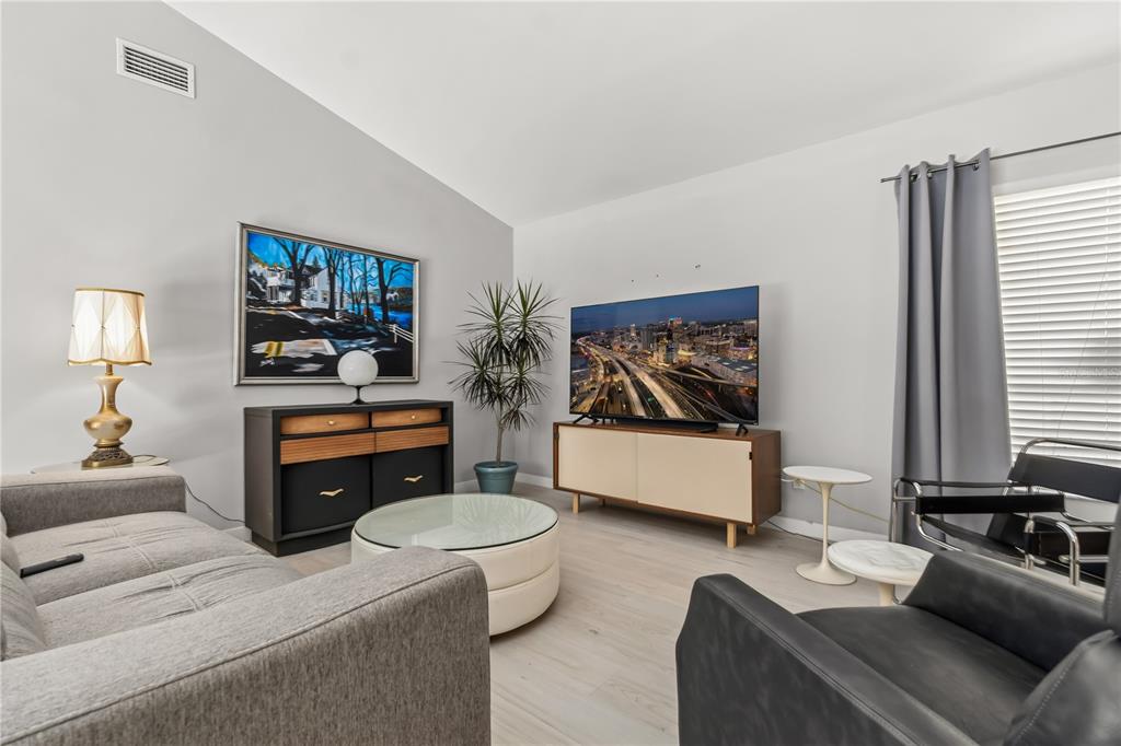 4938 Samoa Circle, Unit 6 Orlando, FL 32808 - Photo 6 of 37