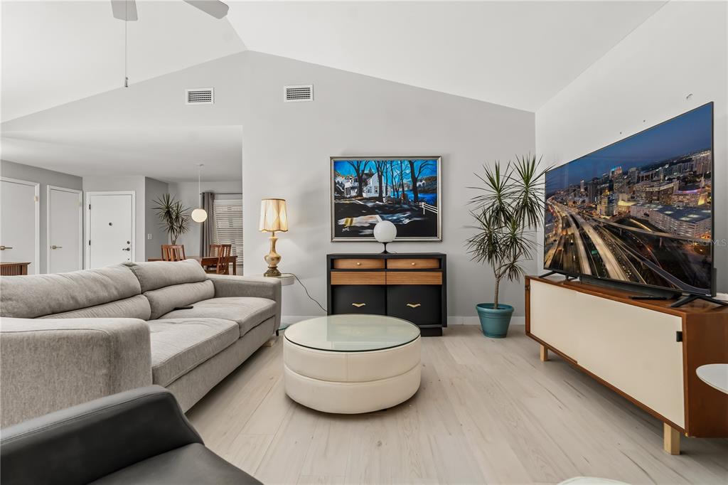 4938 Samoa Circle, Unit 6 Orlando, FL 32808 - Photo 7 of 37