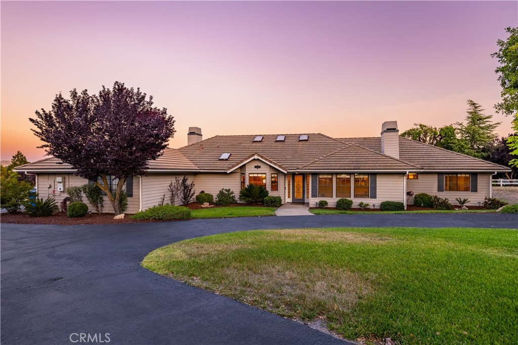 1275 Shane Lane Templeton, CA 93465 - Photo 69 of 70 front view of a house with a yard