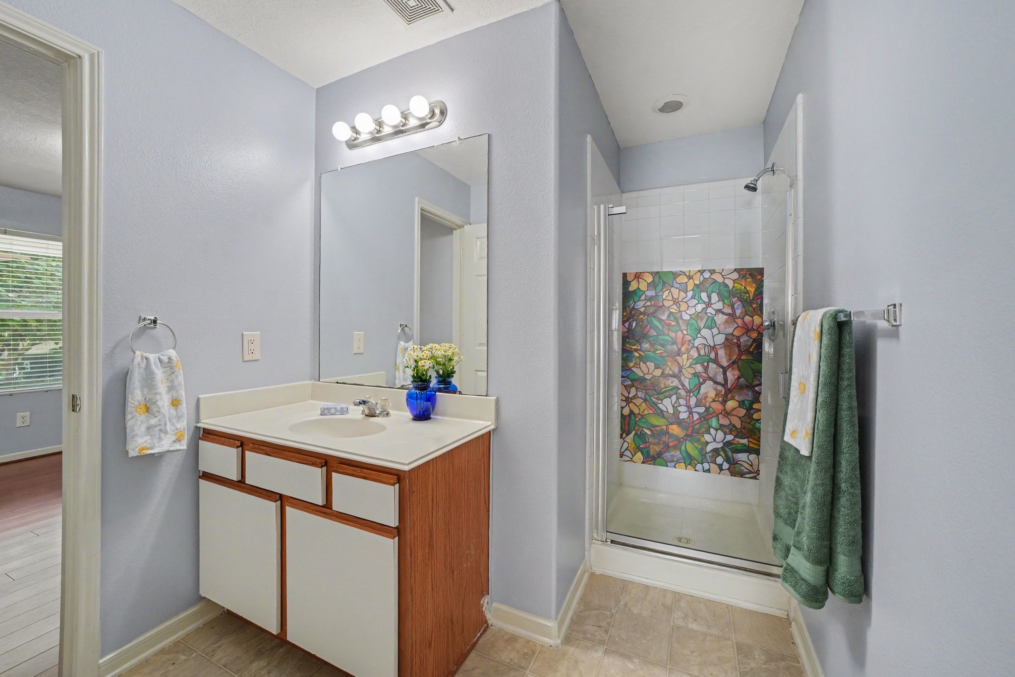 5622 Wasabi Lane Baytown, TX 77521 - Photo 12 of 29 a room with a sink and a refrigerator