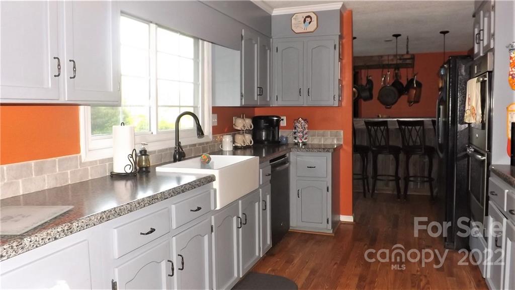152 Elm Road Blacksburg, SC 29702 - Photo 2 of 29 Gallery Image 2