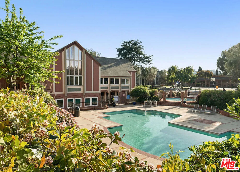 6425 Green Valley Circle, Unit 302 Culver City, CA 90230 - Photo 33 of 34 a view of a house with swimming pool and sitting area