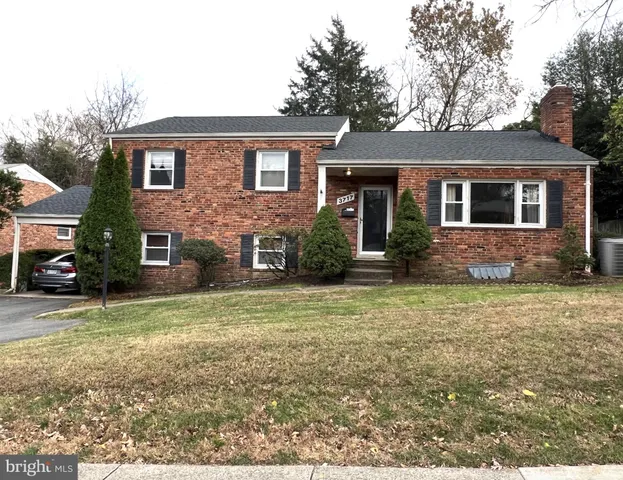 $4,800 | 3717 North Glebe Road, Arlington, VA 22207