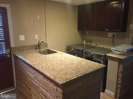 a view of a washer and dryer