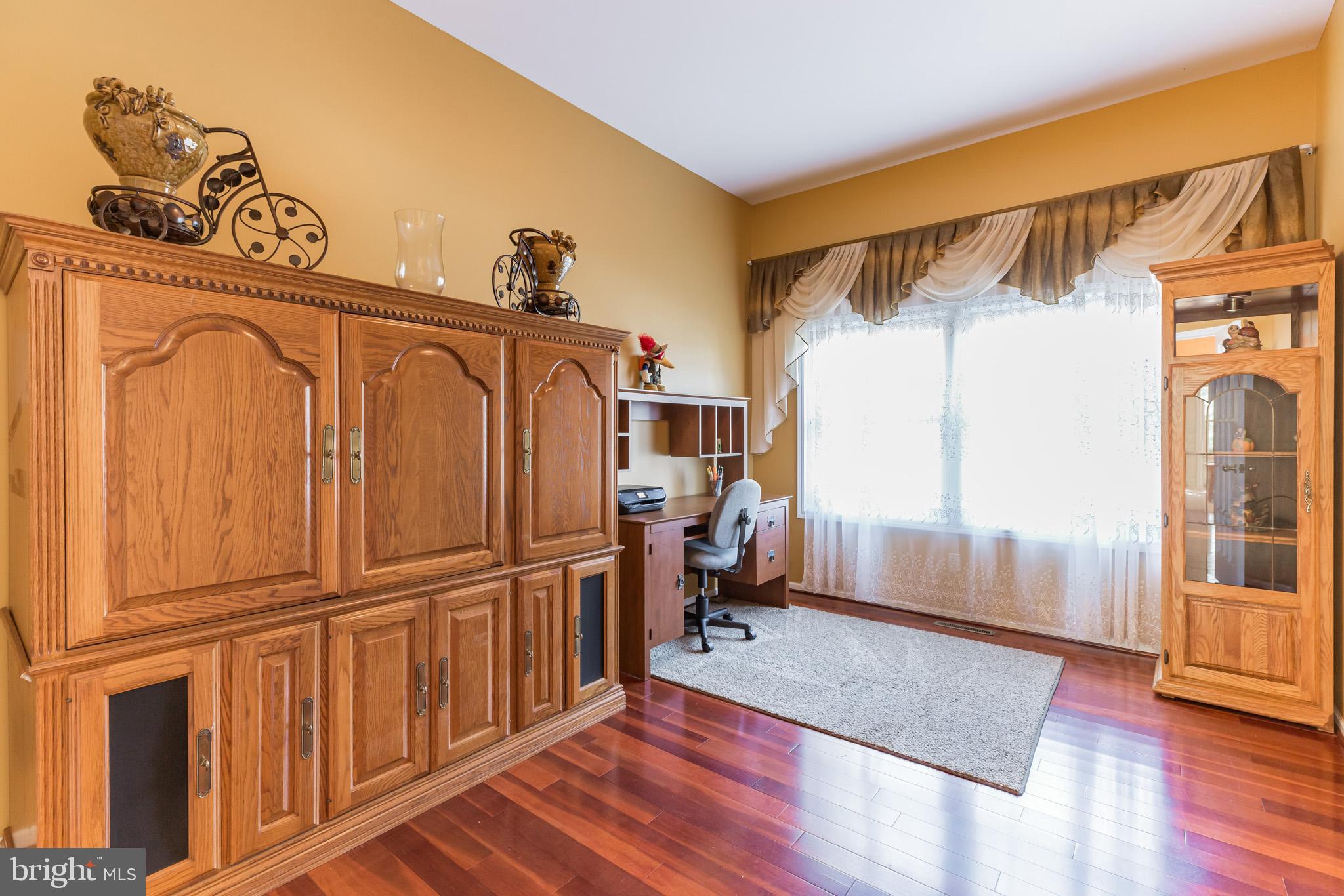 118 Dixontown Road Medford, NJ 08055 - Photo 13 of 44 Main floor office