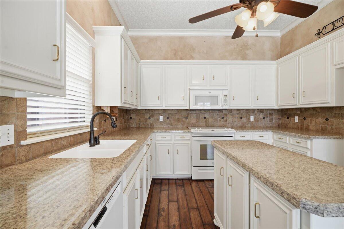 5513 65th Street Lubbock, TX 79424 - Photo 9 of 32 09-5513_65th_St_009