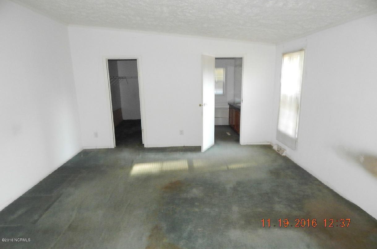 330 State Road Washington, NC 27889 - Photo 11 of 12 Bedroom 3