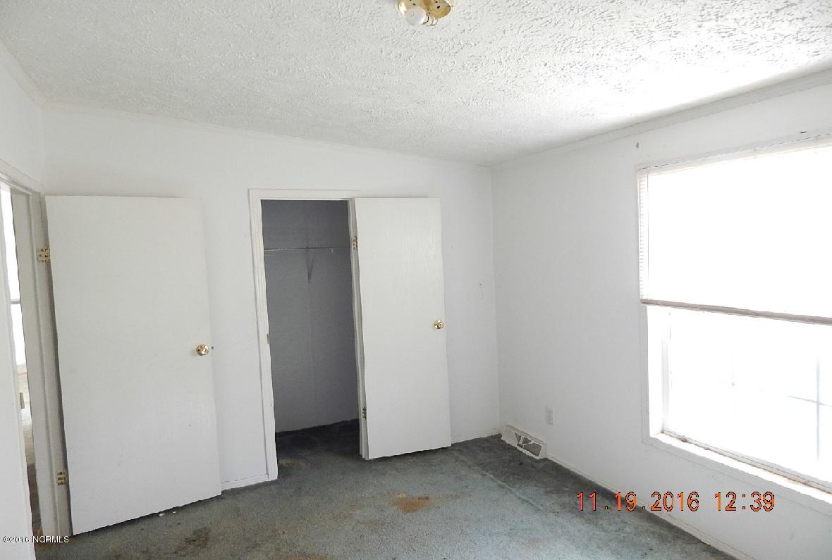 330 State Road Washington, NC 27889 - Photo 9 of 12 Bedroom 1