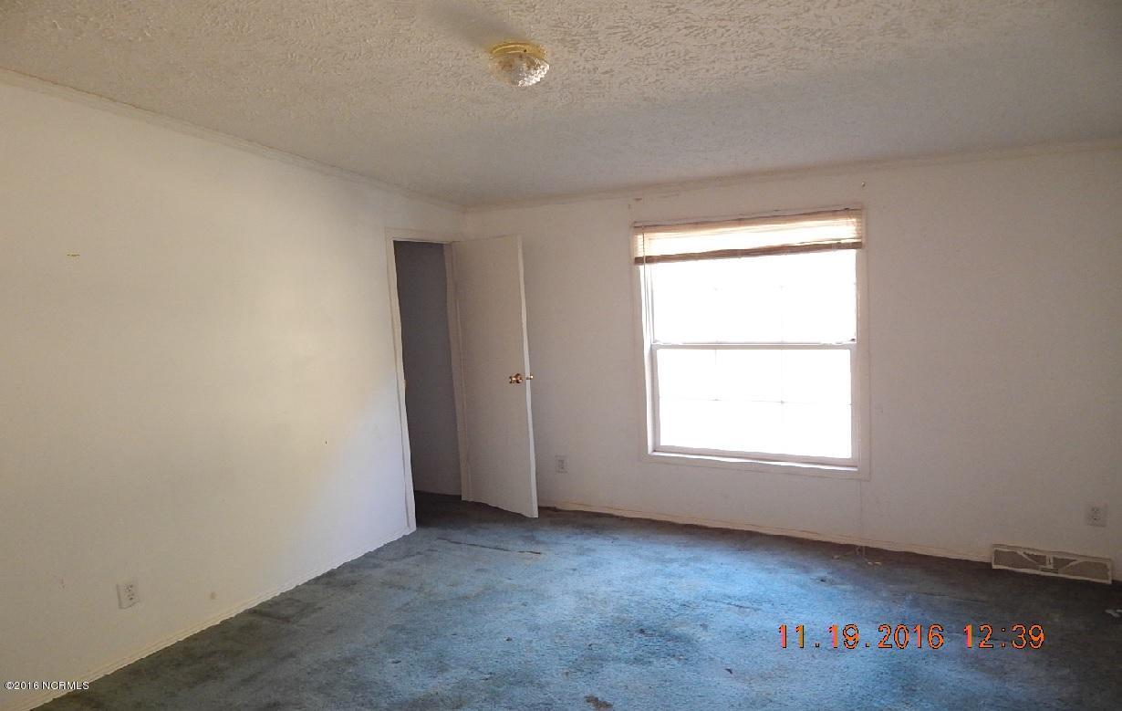 330 State Road Washington, NC 27889 - Photo 10 of 12 Bedroom 2