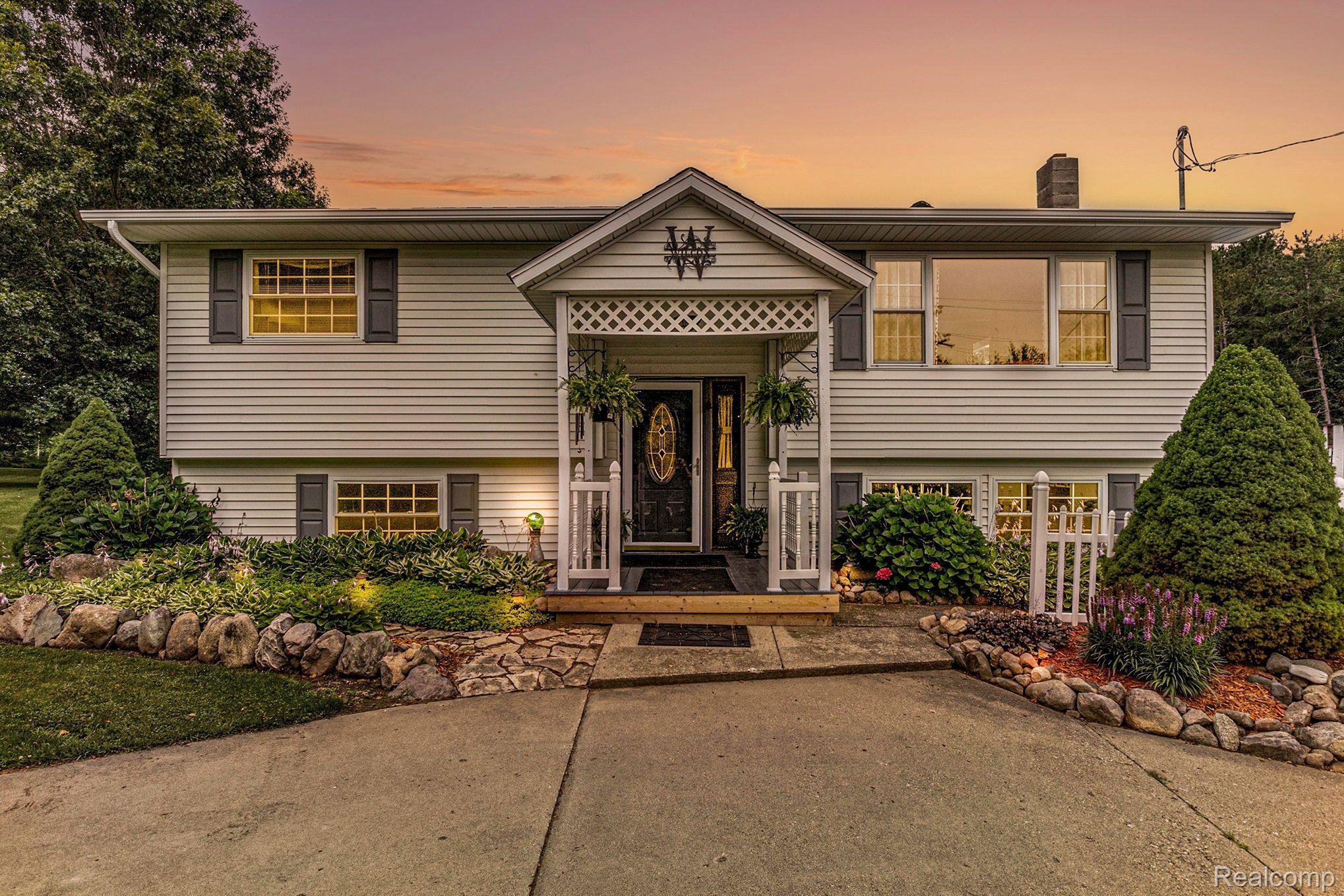 12962 South New Lothrop Road Byron, MI 48418 - Photo 4 of 42 Gallery Image 4