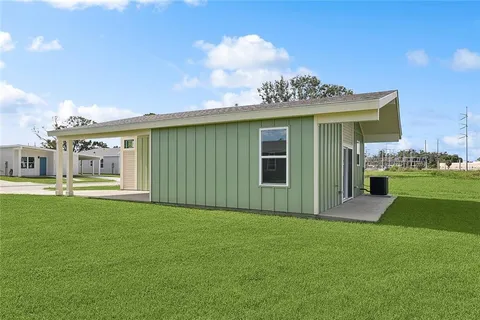 $187,000 | 2812 Live Oak Drive, Gretna, LA 70056