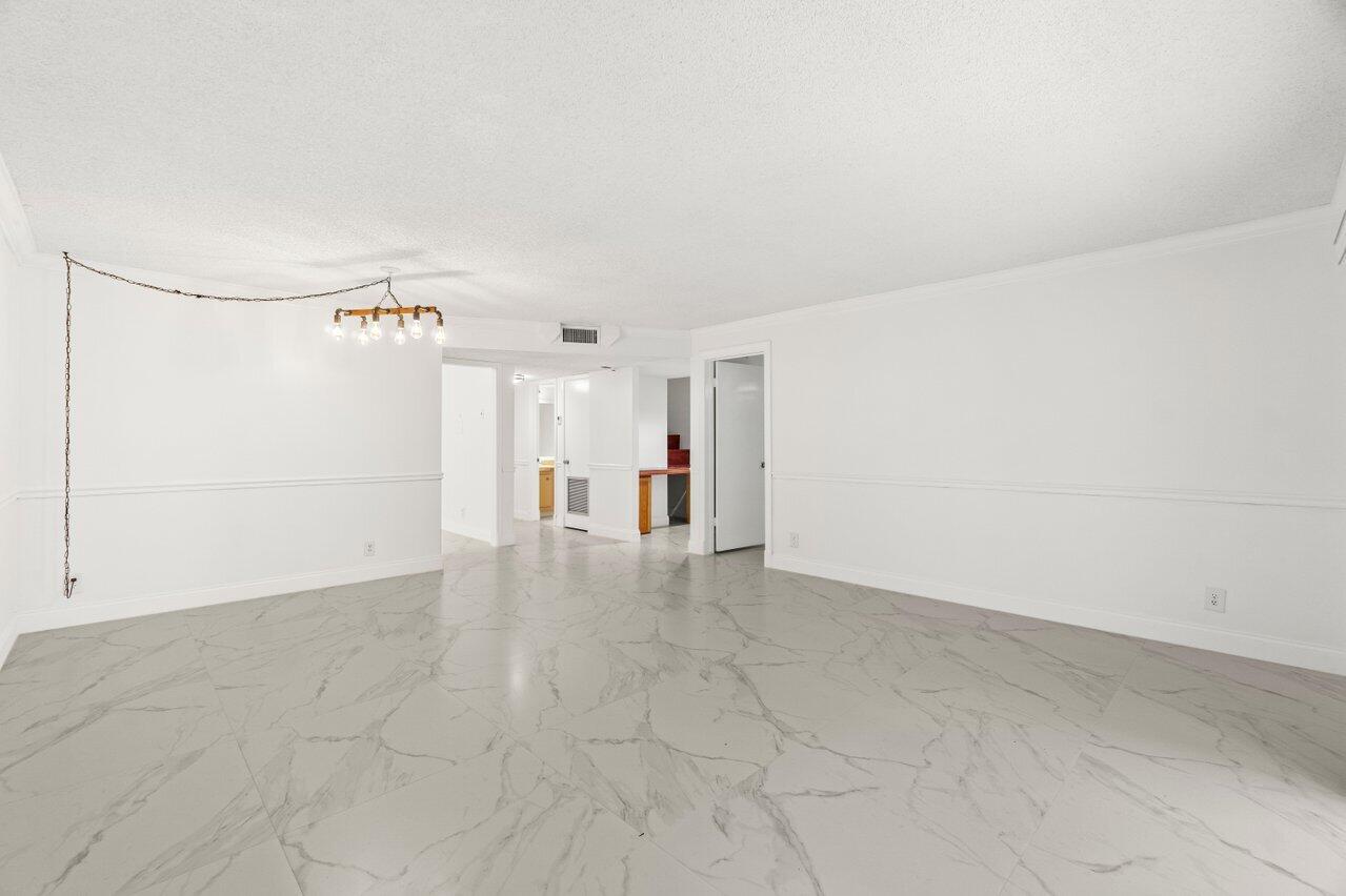 22615 Southwest 66th Avenue, Unit 310 Boca Raton, FL 33428 - Photo 4 of 28 Living Room