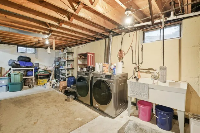 $300,000 | 10 Canterbury Drive, Endicott, NY 13760