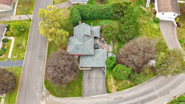 $300,000 | 10 Canterbury Drive, Endicott, NY 13760