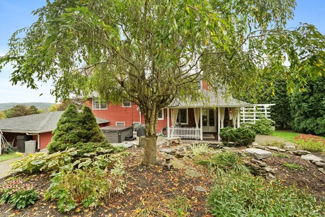 $300,000 | 10 Canterbury Drive, Endicott, NY 13760