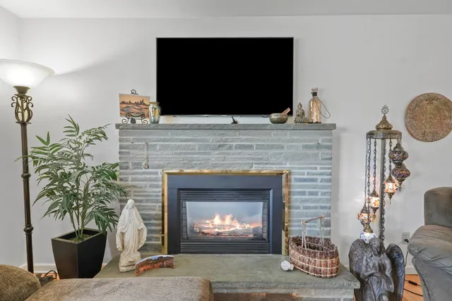 $300,000 | 10 Canterbury Drive, Endicott, NY 13760