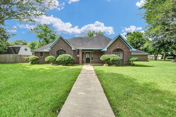 $269,000 | 301 Jansen Drive, West Columbia, TX 77486