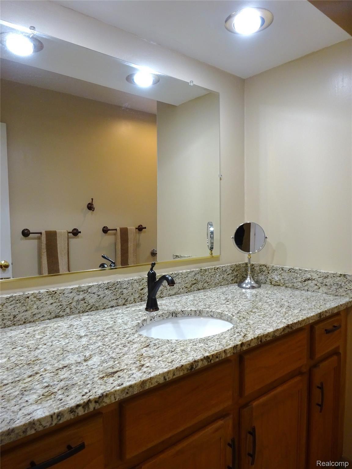 3760 John R Road Rochester, MI 48307 - Photo 9 of 27 041.JPG