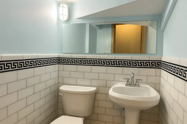 $2,900 | 7935 Karlov Avenue, Unit A, Skokie, IL 60076