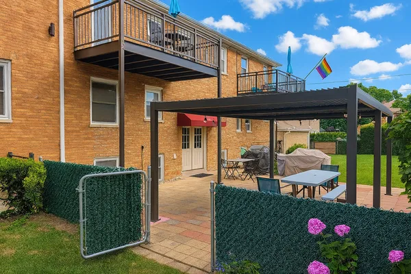 $2,900 | 7935 Karlov Avenue, Unit A, Skokie, IL 60076