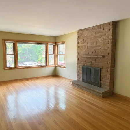 $2,900 | 7935 Karlov Avenue, Unit A, Skokie, IL 60076