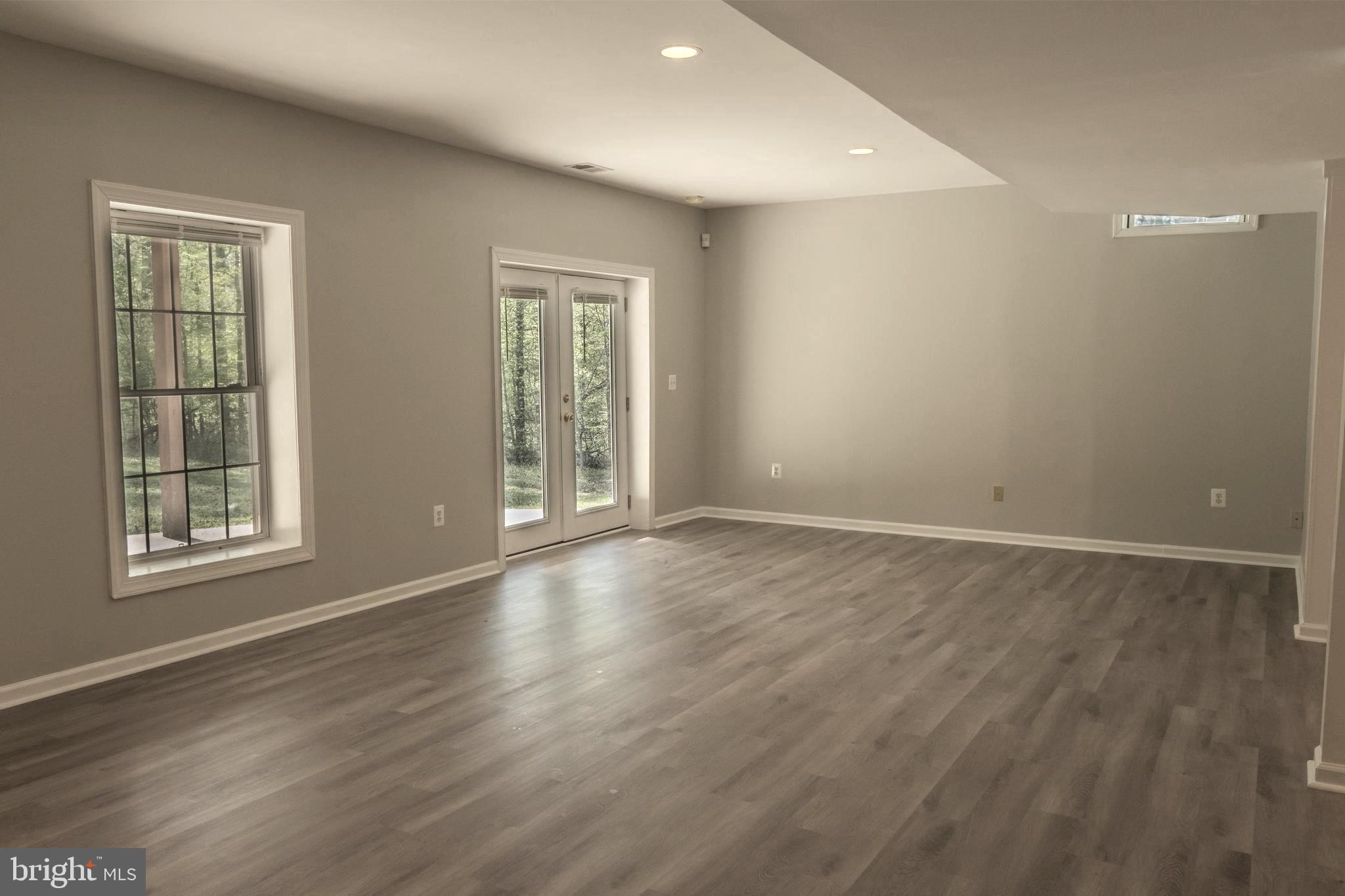 12626 Kahns Road, Unit B Manassas, VA 20112 - Photo 4 of 19 Large Family Room