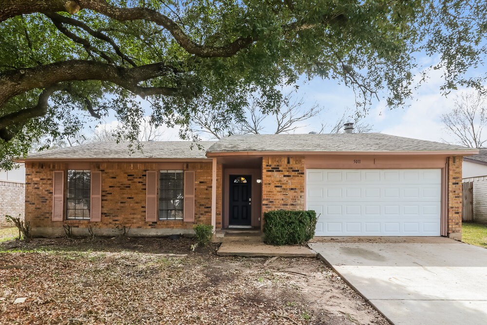 5011 Ridge Manor Drive Houston, TX 77053 - Photo 1 of 16