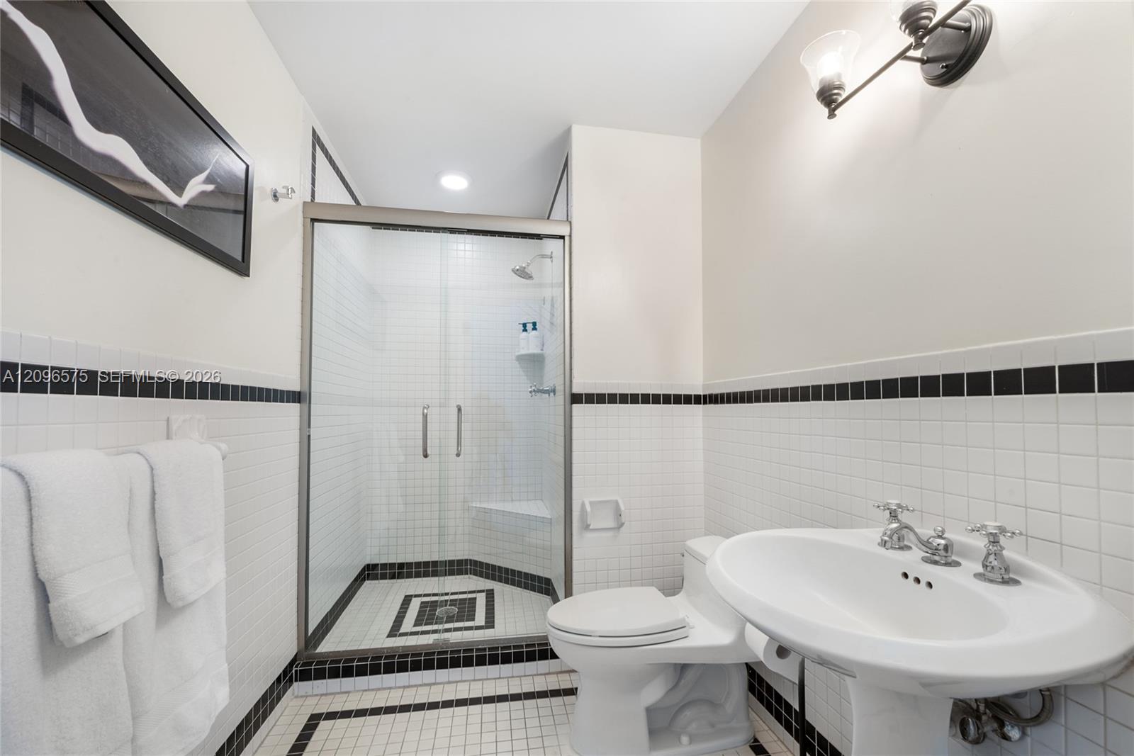 1330 Ocean Drive, Unit R5D Miami Beach, FL 33139 - Photo 14 of 27 Gallery Image 14