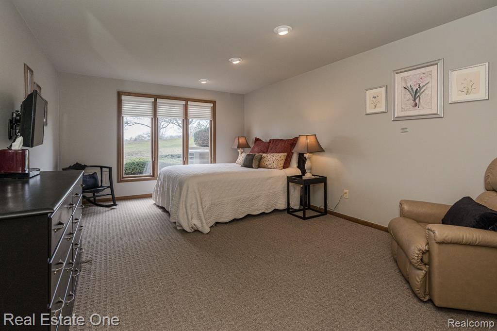 888 Green View Court Rochester Hills, MI 48307 - Photo 14 of 29