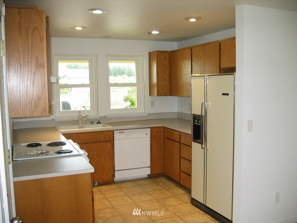 18003 Charlotte Place Southwest Rochester, WA 98579 - Photo 3 of 15