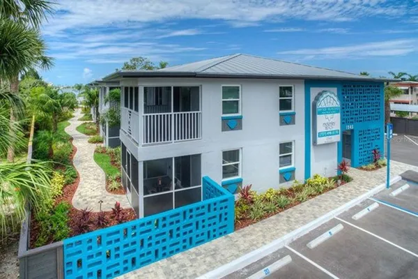 $1,900 | 1846 Shore Drive South, Unit 101, South Pasadena, FL 33707