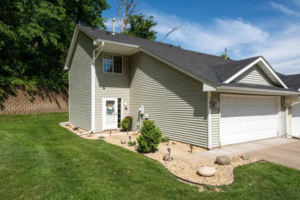 $215,000 | 180 Oakmont Lane, Red Wing, MN 55066