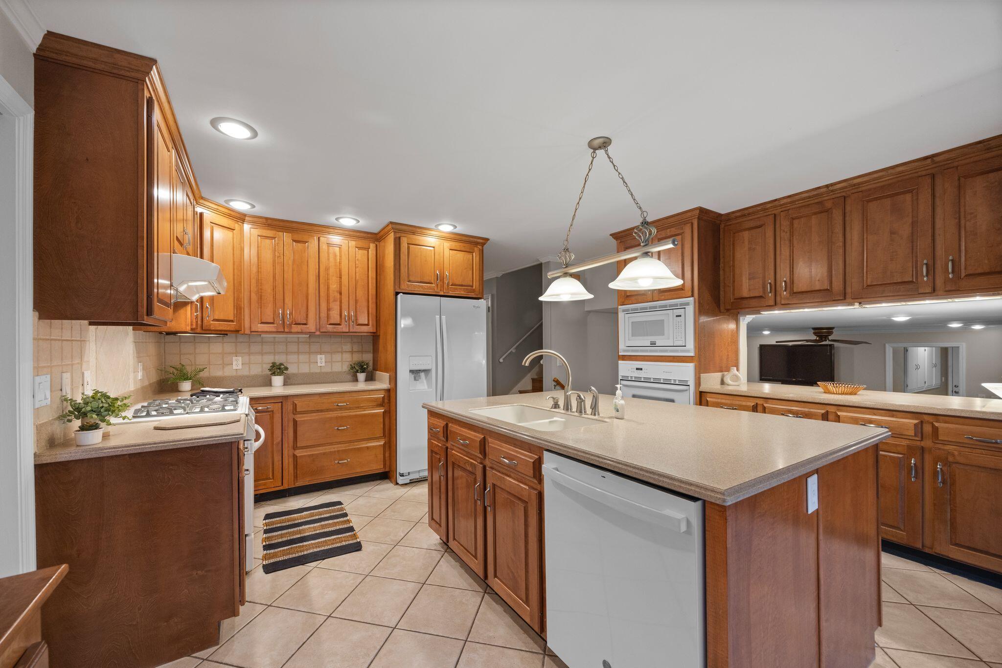 5609 Cold Springs Road Hixson, TN 37343 - Photo 5 of 42 Chef's Kitchen