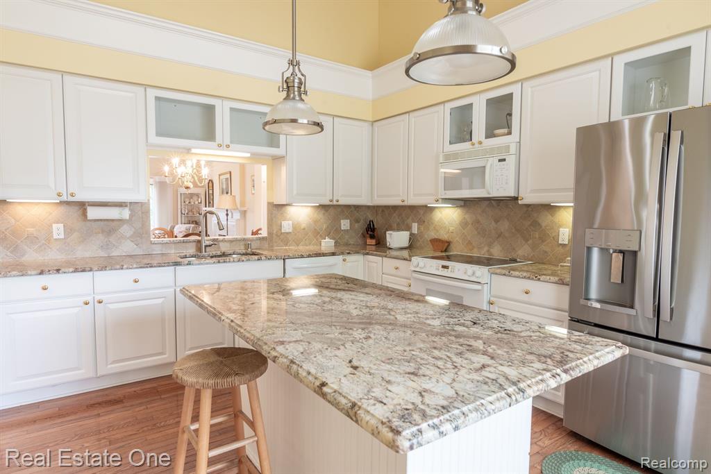 1941 Dunham Drive Rochester, MI 48306 - Photo 8 of 21